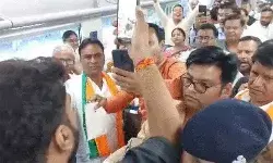 मेरठ लखनऊ वंदे भारत में पहले ही दिन लड़की से बेहूदगी- भाई को जड़ा.. मेरठ लखनऊ वंदे भारत में पहले ही दिन लड़की से बेहूदगी- भाई को जड़ा..