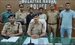 अपने ही निकले चोर- मोहल्ले के चोरों ने ही कारोबारी के घर की थी लाखों.. अपने ही निकले चोर- मोहल्ले के चोरों ने ही कारोबारी के घर की थी लाखों..