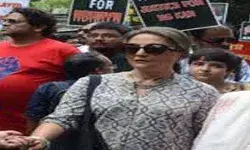 कोलकाता डॉक्टर हत्या मामला: बोली अभिनेत्री मुझे उम्मीद है कि सीबीआई... कोलकाता डॉक्टर हत्या मामला: बोली अभिनेत्री मुझे उम्मीद है कि सीबीआई...