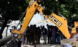 बुलडोजर एक्शन पर सुप्रीम कोर्ट की केंद्र को फटकार- दोषी है तो भी....