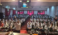 कॉलेज कार्यक्रम में विद्यार्थियों से अपने अमूल्य अनुभवों को किया साझा कॉलेज कार्यक्रम में विद्यार्थियों से अपने अमूल्य अनुभवों को किया साझा