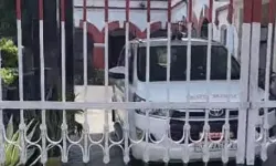 कैंटोनमेंट बोर्ड दफ्तर पर सीबीआई का छापा- दो गाड़ियों में पहुंची टीम कैंटोनमेंट बोर्ड दफ्तर पर सीबीआई का छापा- दो गाड़ियों में पहुंची टीम