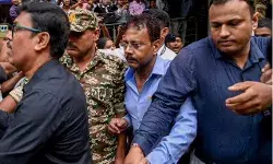 डॉक्टर रेप मर्डर मामला- ED का बड़ा एक्शन-पूर्व प्रिंसिपल संदीप के घर रेड डॉक्टर रेप मर्डर मामला- ED का बड़ा एक्शन-पूर्व प्रिंसिपल संदीप के घर रेड