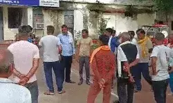 सवारी बनकर चढ़े बदमाशों ने लूटी बस- यात्रियों से नकदी जेवर लूटकर भागे सवारी बनकर चढ़े बदमाशों ने लूटी बस- यात्रियों से नकदी जेवर लूटकर भागे