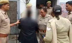 महिला वकील ने SSP दफ्तर पर किया आत्मदाह प्रयास- उडे पुलिस के होश महिला वकील ने SSP दफ्तर पर किया आत्मदाह प्रयास- उडे पुलिस के होश