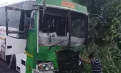 तेहरवीं से वापस लौट रहे मैक्स सवार लोगों पर आई आफत - 15 की मौत तेहरवीं से वापस लौट रहे मैक्स सवार लोगों पर आई आफत - 15 की मौत