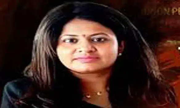विवादों में घिरी आईएएस अफसर तत्काल प्रभाव से सेवा से बर्खास्त