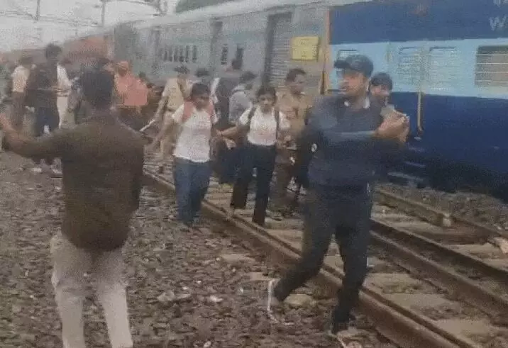 फिर हुआ ट्रेन हादसा-सोमनाथ एक्सप्रेस दो डिब्बे ट्रैक से उतरे