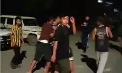 फिर भड़की हिंसा- दो समुदाय में चली गोलियां- बुजुर्ग के सिर में मारी...