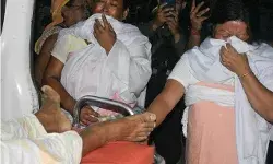 पुलिस हेडक्वार्टर पर भीड़ का हमला- रॉकेट अटैक के बाद गोलीबारी- 5 मरे पुलिस हेडक्वार्टर पर भीड़ का हमला- रॉकेट अटैक के बाद गोलीबारी- 5 मरे