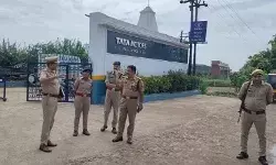 मर्डर कर युवती की लाश हाईवे किनारे फेंकी- पेट्रोल डाल चेहरा जलाया मर्डर कर युवती की लाश हाईवे किनारे फेंकी- पेट्रोल डाल चेहरा जलाया