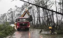बड़ा हादसा- तूफान की चपेट में आने से इतने लोगों की हुई मौत- 95 घायल बड़ा हादसा- तूफान की चपेट में आने से इतने लोगों की हुई मौत- 95 घायल