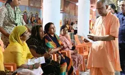 लापरवाह अफसरों पर बरसें सीएम योगी की टूक- कार्यवाही होना तय लापरवाह अफसरों पर बरसें सीएम योगी की टूक- कार्यवाही होना तय