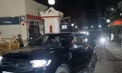 विधायकों के साथ 30 मिनट चली बैठक- सीएम के इस्तीफा देने की अटकलें विधायकों के साथ 30 मिनट चली बैठक- सीएम के इस्तीफा देने की अटकलें