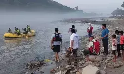 दयानंद आश्रम घाट पर गंगा में बहा हरियाणा का युवक- SDRF तलाश में जुटी दयानंद आश्रम घाट पर गंगा में बहा हरियाणा का युवक- SDRF तलाश में जुटी