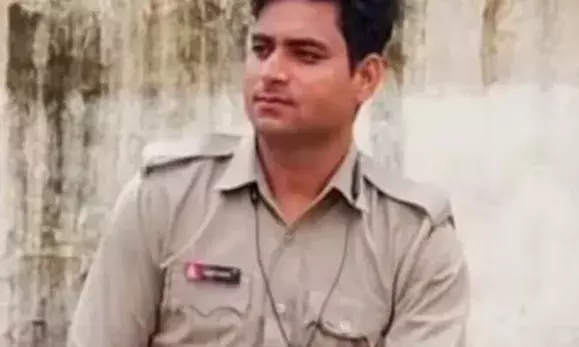 झगड़े में सिपाही को मारी गोली- गर्दन में लगी बुलेट- हालत गंभीर- दो गिरफ्तार झगड़े में सिपाही को मारी गोली- गर्दन में लगी बुलेट- हालत गंभीर- दो गिरफ्तार