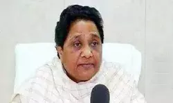 मैदान में आई मायावती बोली, चोर-चोर मौसेरे भाई जैसे हैं BJP और सपा मैदान में आई मायावती बोली, चोर-चोर मौसेरे भाई जैसे हैं BJP और सपा