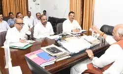 मंत्री का अफसरों को सख्त निर्देश- दुर्घटनाओं को रोकने के लिए गोवंशों.. मंत्री का अफसरों को सख्त निर्देश- दुर्घटनाओं को रोकने के लिए गोवंशों..