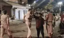 गणेश प्रतिमा जुलूस पर पथराव मामले में आधी रात एसपी का ट्रांसफर गणेश प्रतिमा जुलूस पर पथराव मामले में आधी रात एसपी का ट्रांसफर