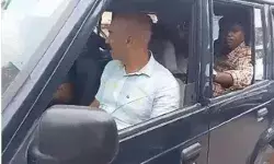 घूस ले रहे क्लर्क ने विजिलेंस टीम को लगवाई दौड़- घूसखोर ने फुलाई सांस घूस ले रहे क्लर्क ने विजिलेंस टीम को लगवाई दौड़- घूसखोर ने फुलाई सांस