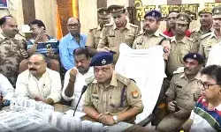 डकैती में लुटे करोड़ो का सोना किया बरामद- चार गिरफ्तार डकैती में लुटे करोड़ो का सोना किया बरामद- चार गिरफ्तार