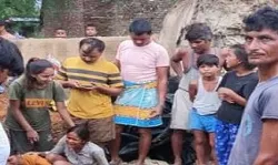 बारिश में बेहाल मकान भरभराकर गिरा- महिला समेत दो की मौत बारिश में बेहाल मकान भरभराकर गिरा- महिला समेत दो की मौत