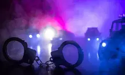 शेयर कारोबार घोटाला - एक्ट्रेस और पति समेत चार गिरफ्तार शेयर कारोबार घोटाला - एक्ट्रेस और पति समेत चार गिरफ्तार