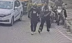 ग्रेनेड अटैक का आरोपी गिरफ्तार- पिस्टल एवं गोला बारूद बरामद ग्रेनेड अटैक का आरोपी गिरफ्तार- पिस्टल एवं गोला बारूद बरामद