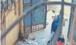 शौक पूरा करने को बनी चोरनी- छात्राओं ने स्कूटी चोरी कर भरा फर्राटा शौक पूरा करने को बनी चोरनी- छात्राओं ने स्कूटी चोरी कर भरा फर्राटा