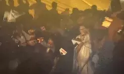 आंदोलन से डरी ममता पहुंची डॉक्टरों के बीच- बोली CM नहीं दीदी आई है आंदोलन से डरी ममता पहुंची डॉक्टरों के बीच- बोली CM नहीं दीदी आई है