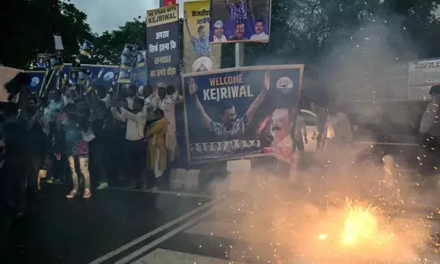केजरीवाल की रिहाई पर पटाखे फोड़ने पर बड़ा एक्शन- पुलिस ने दर्ज की FIR