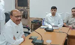 कार्यभार ग्रहण करते ही DM ने बैठक कर अफसरों के पेंच कसे-बोले.. कार्यभार ग्रहण करते ही DM ने बैठक कर अफसरों के पेंच कसे-बोले..