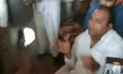 लड़कियों से छेड़छाड़ कर दोनों को गाड़ी में डालने वाला भाजपा नेता निकला लड़कियों से छेड़छाड़ कर दोनों को गाड़ी में डालने वाला भाजपा नेता निकला