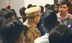 इमरान को लेकर अभद्र कमेंट - मसूद समर्थकों का थाने पर हंगामा इमरान को लेकर अभद्र कमेंट - मसूद समर्थकों का थाने पर हंगामा