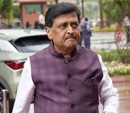 चुनाव से पहले BJP को बड़ा झटका- पूर्व CM के 3 करीबी कांग्रेस में शामिल चुनाव से पहले BJP को बड़ा झटका- पूर्व CM के 3 करीबी कांग्रेस में शामिल