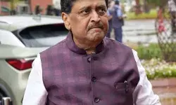 चुनाव से पहले BJP को बड़ा झटका- पूर्व CM के 3 करीबी कांग्रेस में शामिल