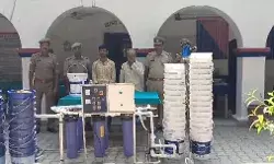 पुलिस का छापा-नकली मोबिल ऑयल फैक्ट्री पकड़ी- तीन गिरफ्तार