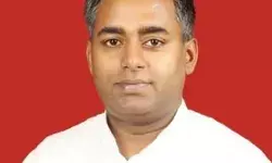 उपचुनाव में टिकट के दावेदार अयोध्या सांसद के बेटे समेत तीन पर FIR उपचुनाव में टिकट के दावेदार अयोध्या सांसद के बेटे समेत तीन पर FIR