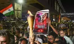 मशाल जुलूस निकालकर भाजपा ने ममता से मांगा इस्तीफा