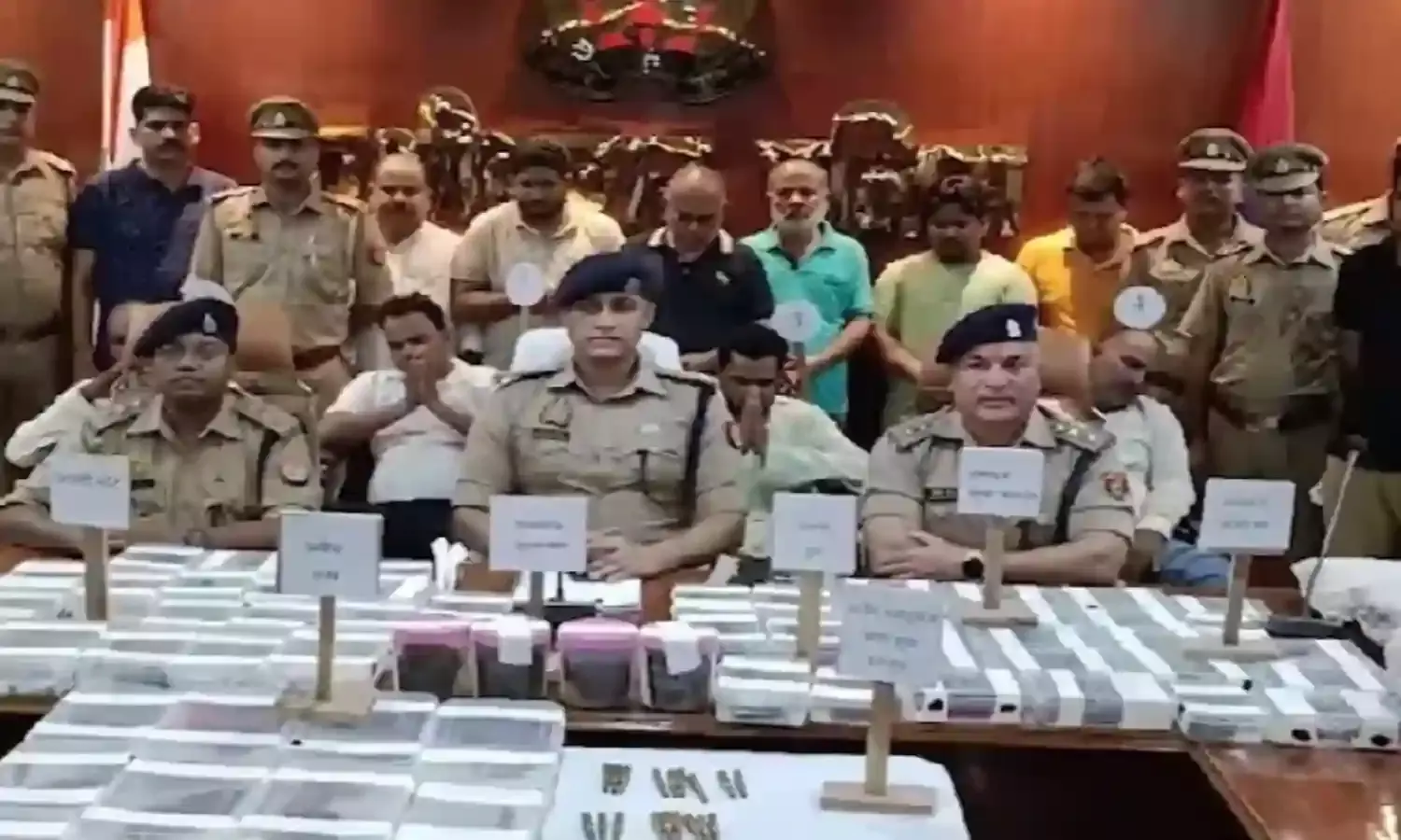 सपा का राष्ट्रीय सचिव नौशाद निकला नकली नोटों का सौदागर- चला रहा..