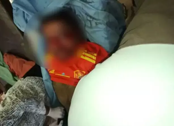 दो बच्चियों से रेप के आरोपी की पुलिस फायरिंग में मौत- पुलिस की रिवाल्वर-- दो बच्चियों से रेप के आरोपी की पुलिस फायरिंग में मौत- पुलिस की रिवाल्वर--