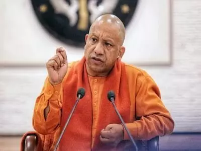 बोले सीएम- खाने पीने की चीजों की दुकानों पर नाम और पता अनिवार्य बोले सीएम- खाने पीने की चीजों की दुकानों पर नाम और पता अनिवार्य