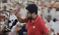 केंद्रीय मंत्री की सभा में हंगामा-पूर्व सीएम ने युवक बाहर निकलवाया केंद्रीय मंत्री की सभा में हंगामा-पूर्व सीएम ने युवक बाहर निकलवाया