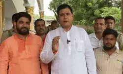 कंगना के यू टर्न के बाद अब कृषि कानून को लेकर MLA ने रायता फैलाया कंगना के यू टर्न के बाद अब कृषि कानून को लेकर MLA ने रायता फैलाया