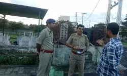 गोल्डन एवेन्यू में बदमाशों का धावा- गार्ड को बंधक बनाकर जमकर की लूटपाट