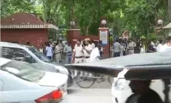 इधर DU छात्र संघ चुनाव के पड़ रहे वोट- उधर हाईकोर्ट की रिजल्ट पर रोक