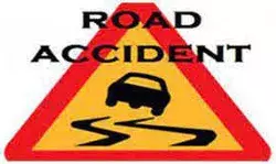 मिनी बस पलटने से तीन स्कूली छात्रों समेत चार की मौत- इतने हुए घायल मिनी बस पलटने से तीन स्कूली छात्रों समेत चार की मौत- इतने हुए घायल