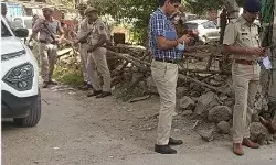 चार बेटियों के साथ पिता ने मौत को गले लगाया-बदबू आने पर खुला मामला चार बेटियों के साथ पिता ने मौत को गले लगाया-बदबू आने पर खुला मामला