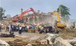 सोमनाथ मंदिर के पास नो धार्मिक ढांचों पर एक साथ चले बुलडोजर