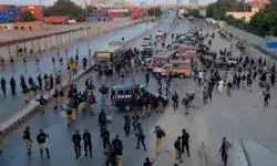 नसरुल्लाह की मौत को लेकर प्रदर्शन- पुलिस पर किया पथराव- मची भगदड़